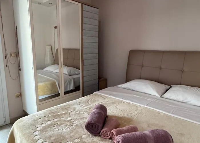 Estia Alternative Apartament *